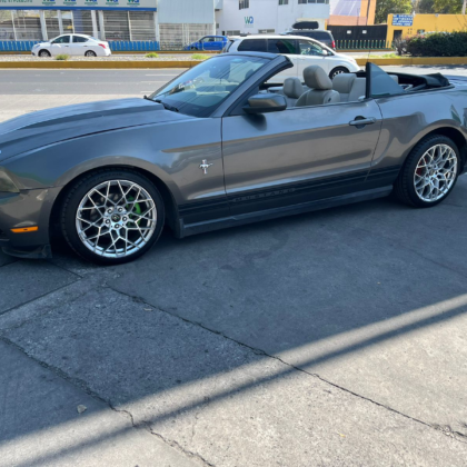 MUSTANG CONVERTIBLE 2010, 68 Mil Milla